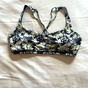 Lululemon Free to Be Bra